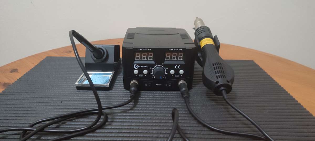 MAC AFRIC 2-in-1 Soldering Station with Digital Display