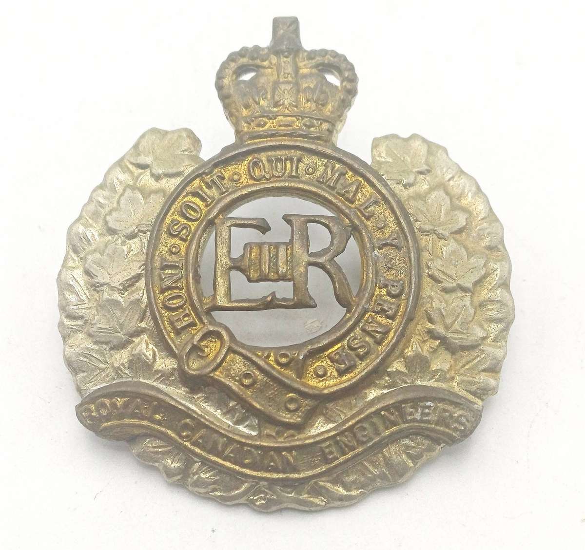 Royal Canadian Engineers Cap Badge Q/C Canada lugs in tact