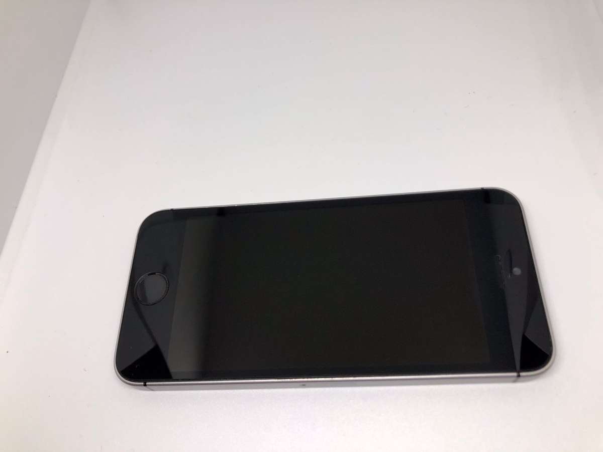 Apple iPhone SE 1st Gen 16GB Silver