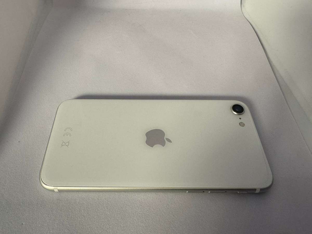 Apple iPhone SE - 128GB