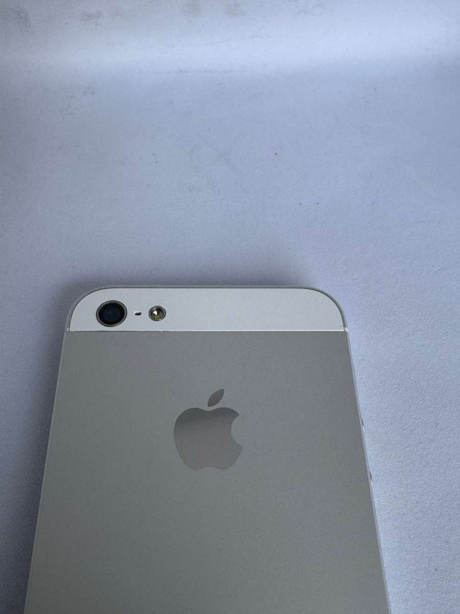 Apple iPhone 5 64GB Silver