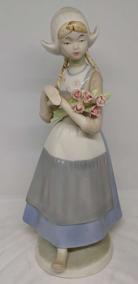 HERITAGE PORCELAIN  FIGURINES