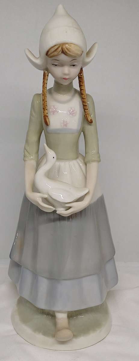 HERITAGE PORCELAIN  FIGURINES