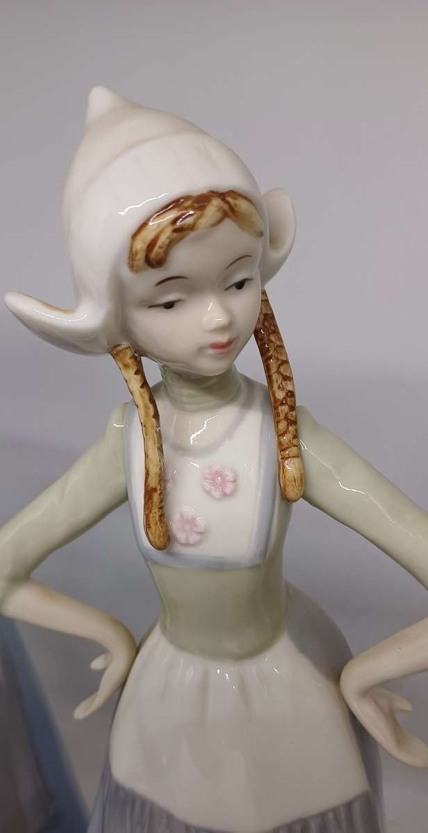 HERITAGE PORCELAIN  FIGURINES