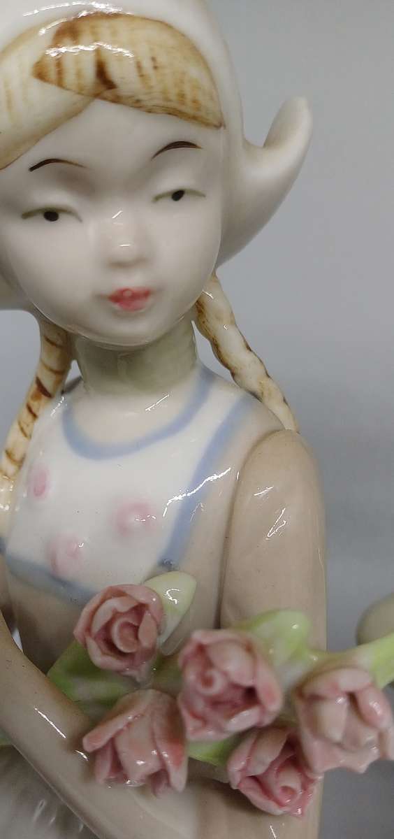 HERITAGE PORCELAIN  FIGURINES