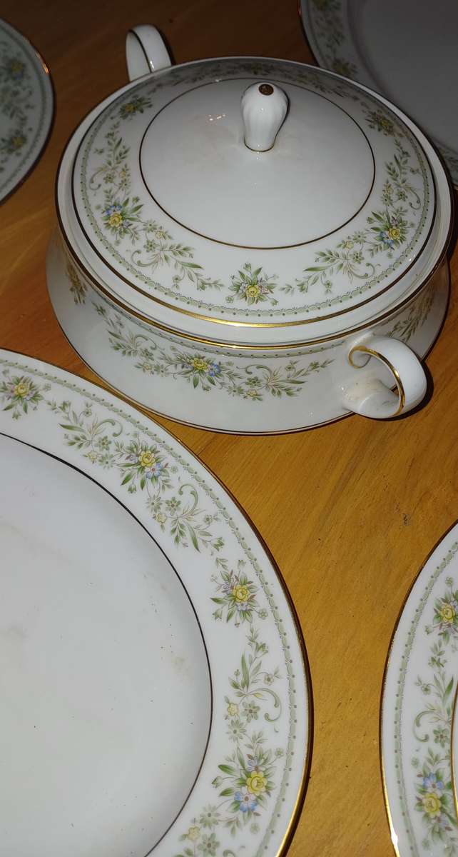 NORITAKE Green Hill
