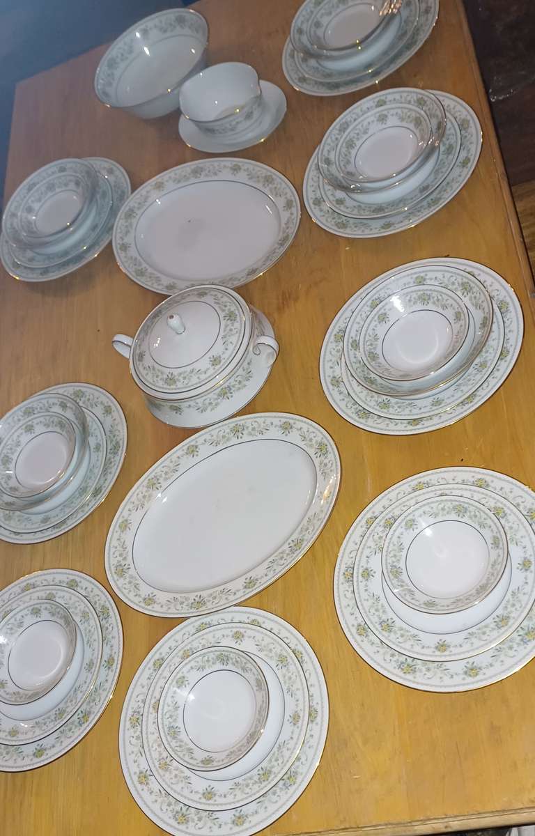 NORITAKE Green Hill