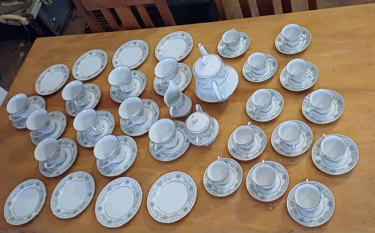 Noritake green hill  cups,coffee cups, teapot,sugar,milkjug