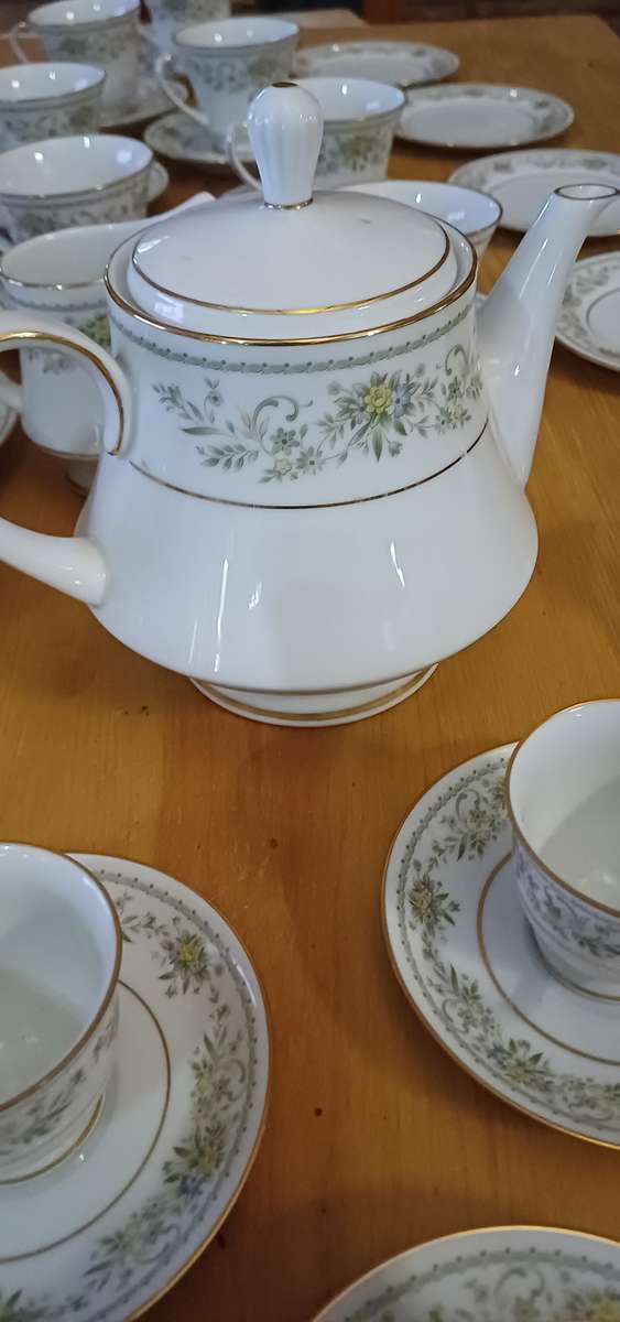 Noritake green hill  cups,coffee cups, teapot,sugar,milkjug