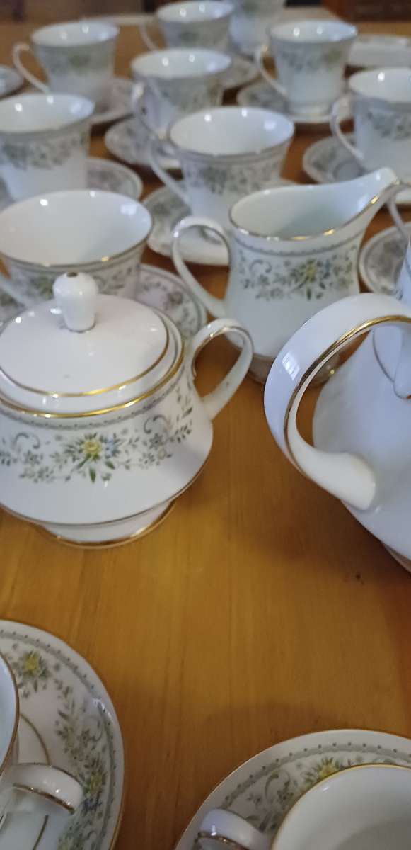 Noritake green hill  cups,coffee cups, teapot,sugar,milkjug