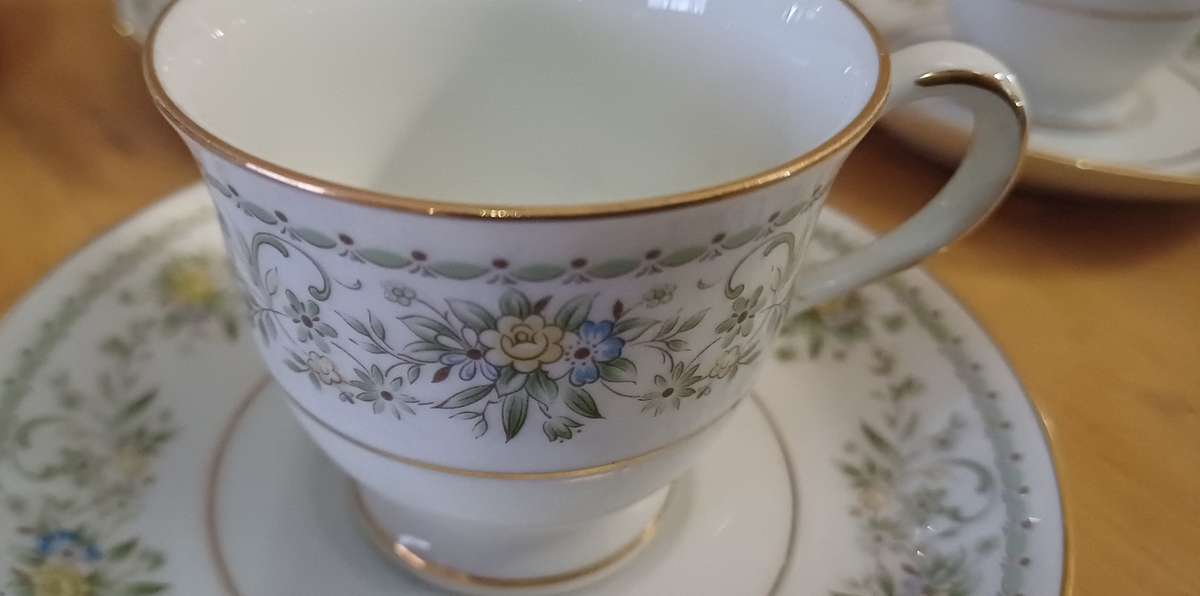 Noritake green hill  cups,coffee cups, teapot,sugar,milkjug