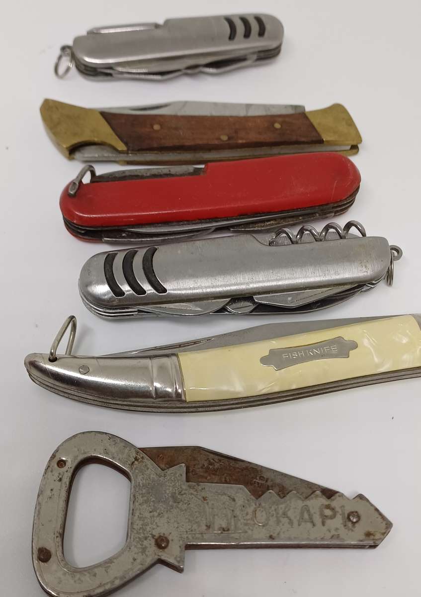 Pocket Knives and okapi