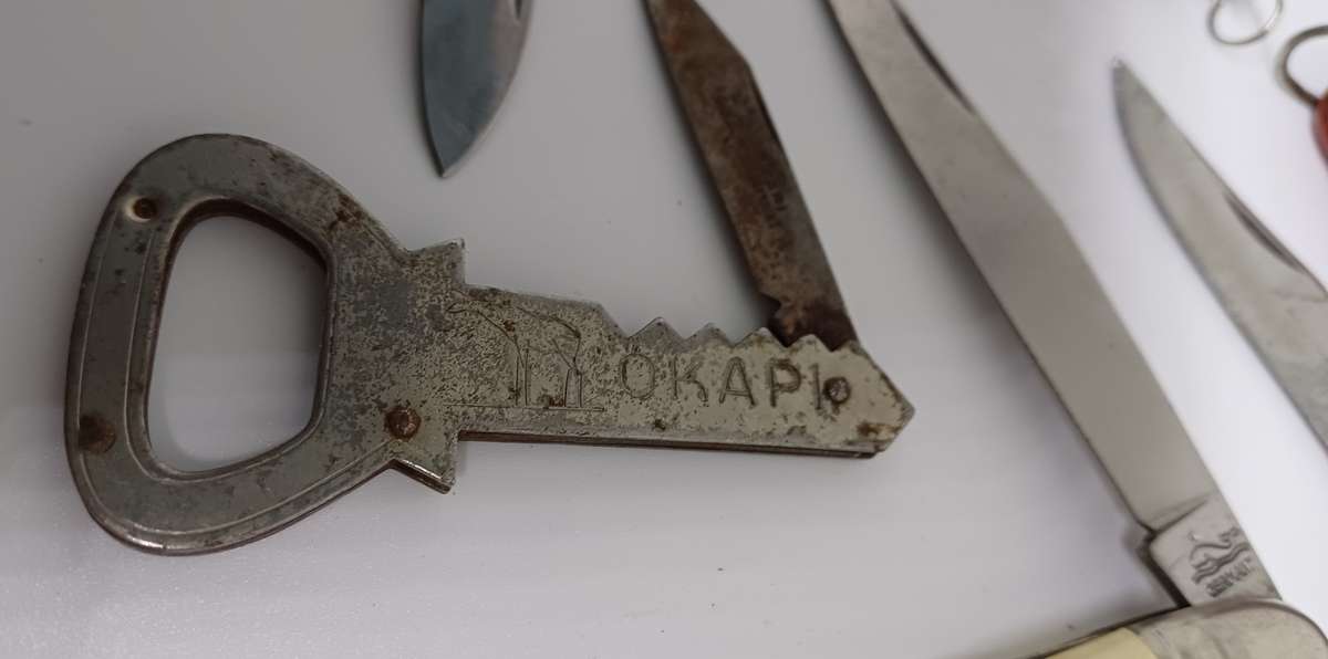 Pocket Knives and okapi