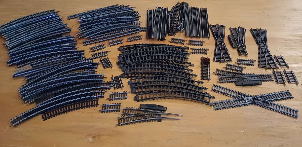 Huge lot Lima Train Tracks