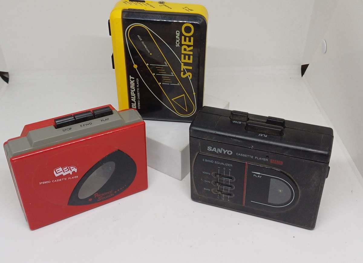 Three walkmans-untested