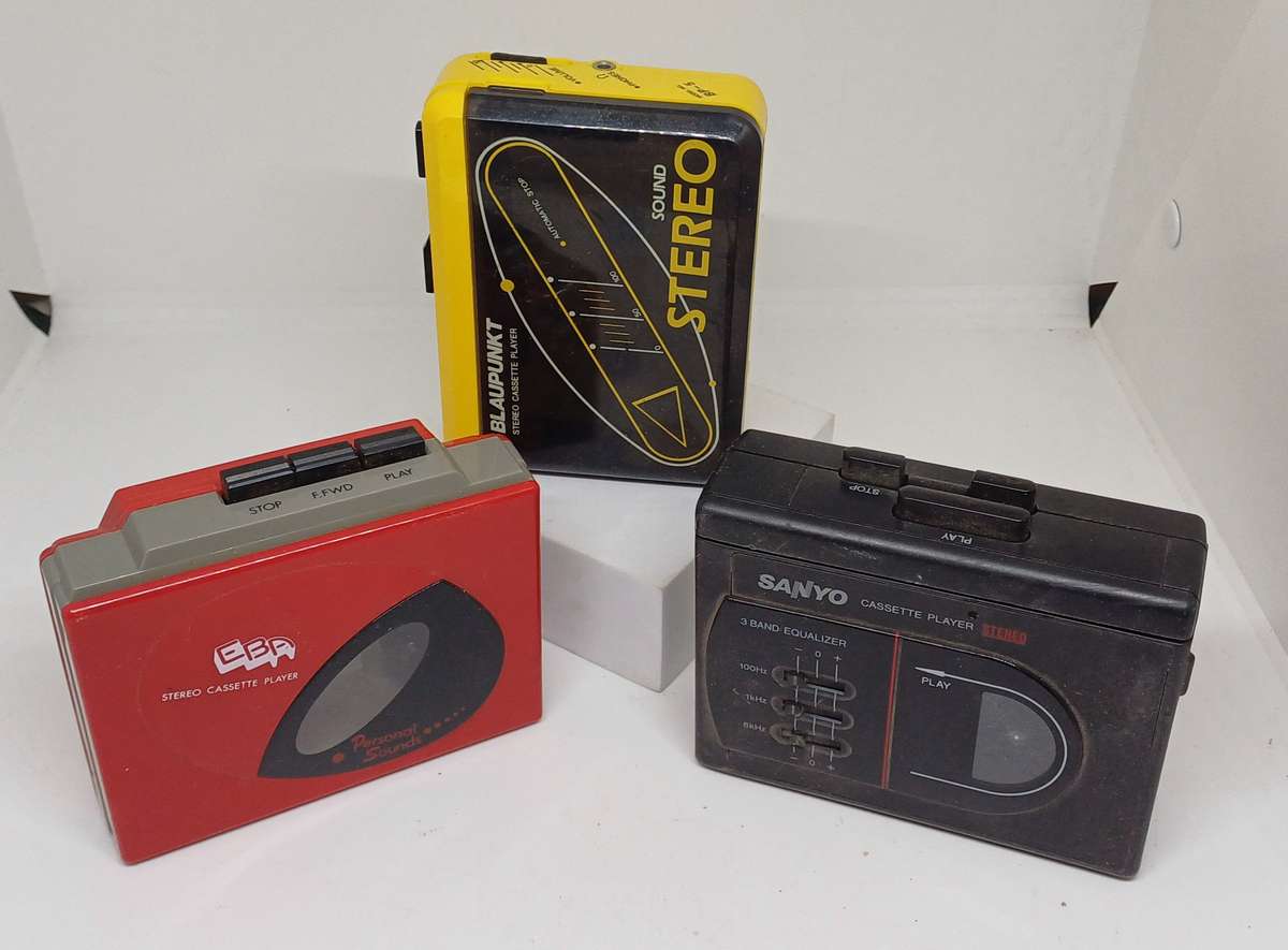 Three walkmans-untested