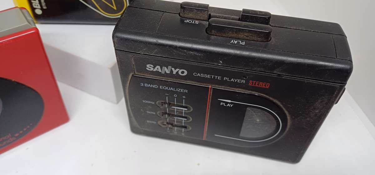 Three walkmans-untested