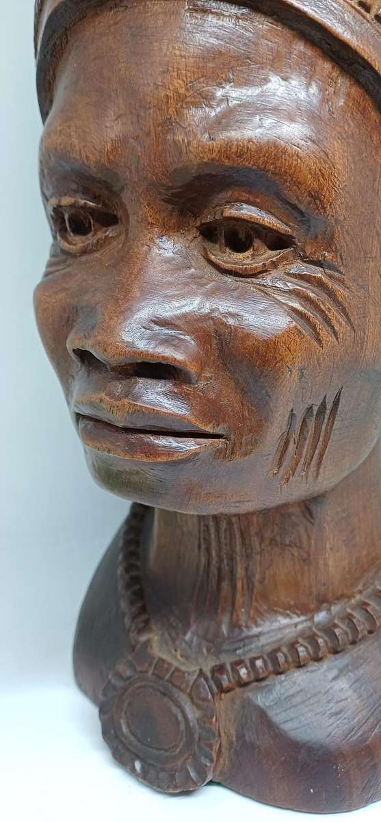 LARGE Hand carved African wooden Sculpture