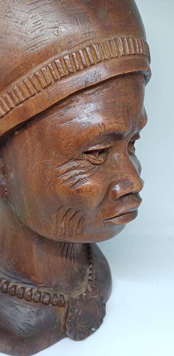 LARGE Hand carved African wooden Sculpture