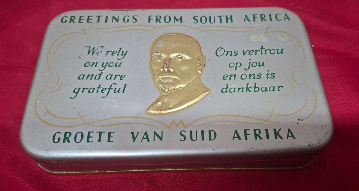 WWII 1940 chocolate tin Jan Smuts Bilingual