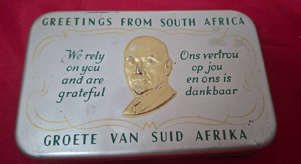 WWII 1940 chocolate tin Jan Smuts Bilingual
