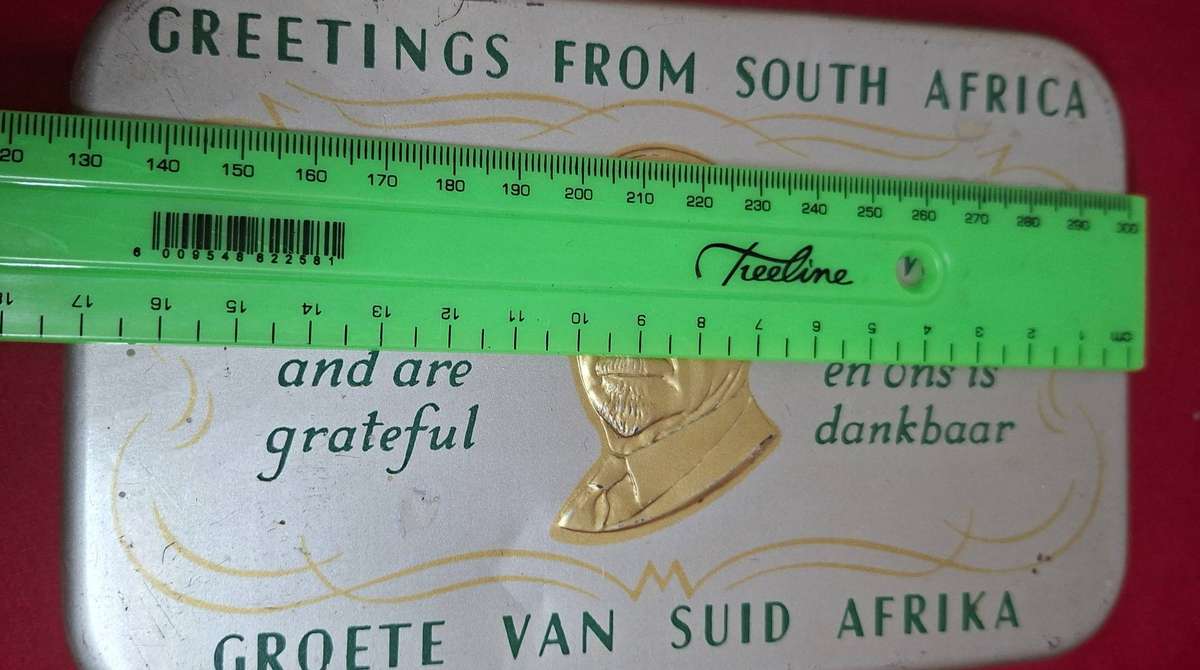 WWII 1940 chocolate tin Jan Smuts Bilingual