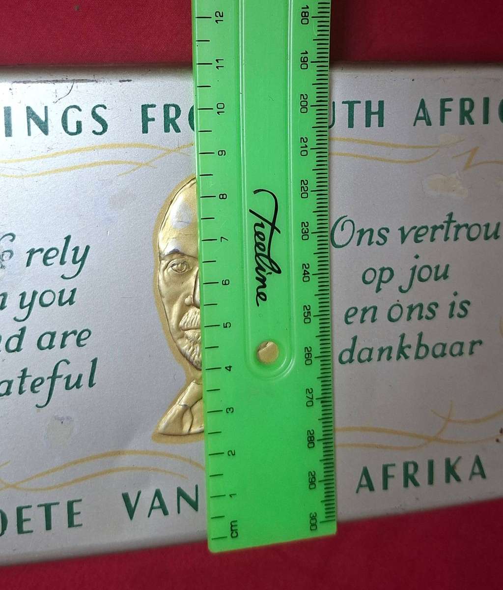 WWII 1940 chocolate tin Jan Smuts Bilingual