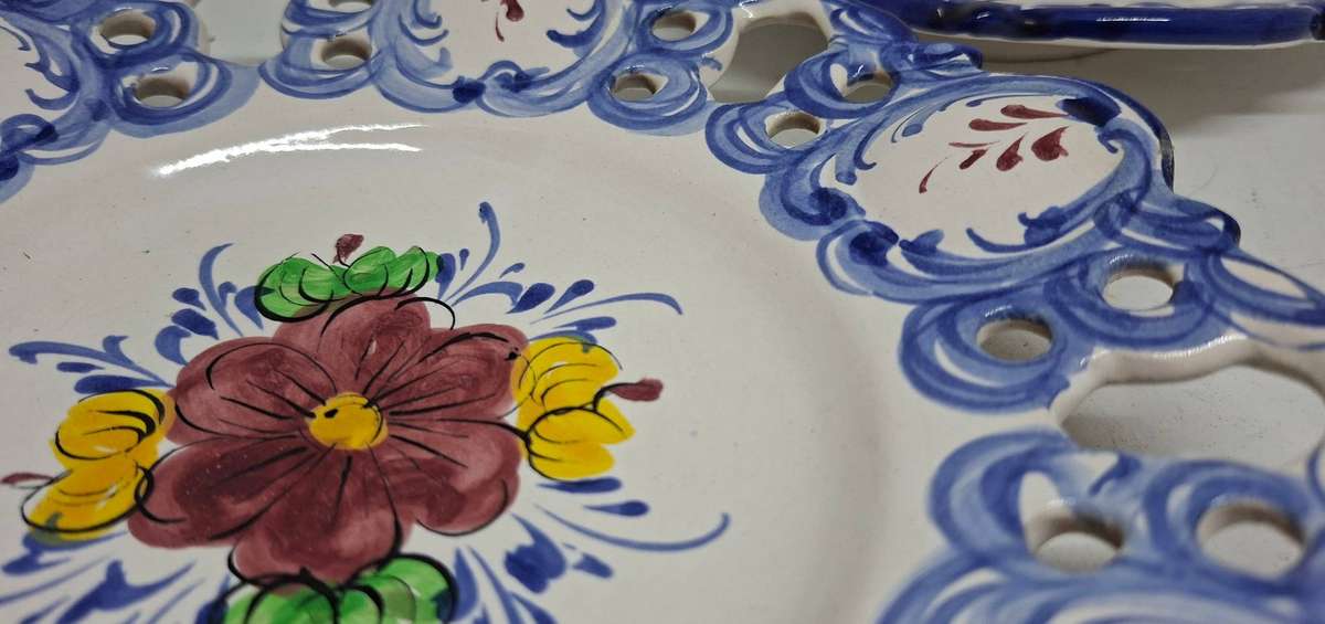 Two Vestal  handpainted plates -Portugal