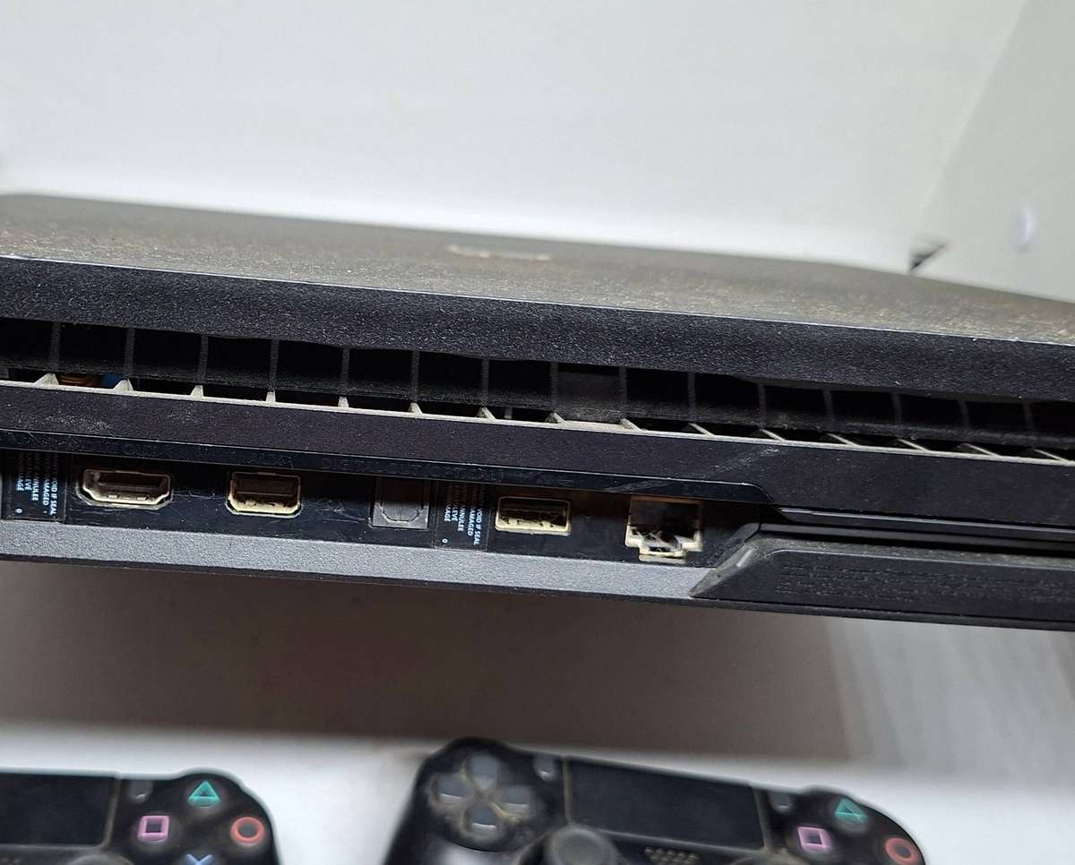 Playstation 4 no cables