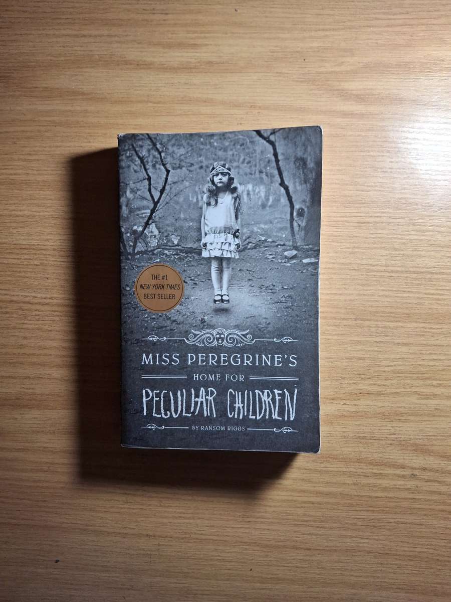 Miss Peregrine's Home for Peculiar Children by Ransom Riggs