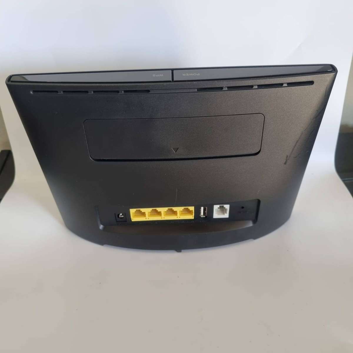 Huawei B525 LTE 4G WiFi Router (Used item)