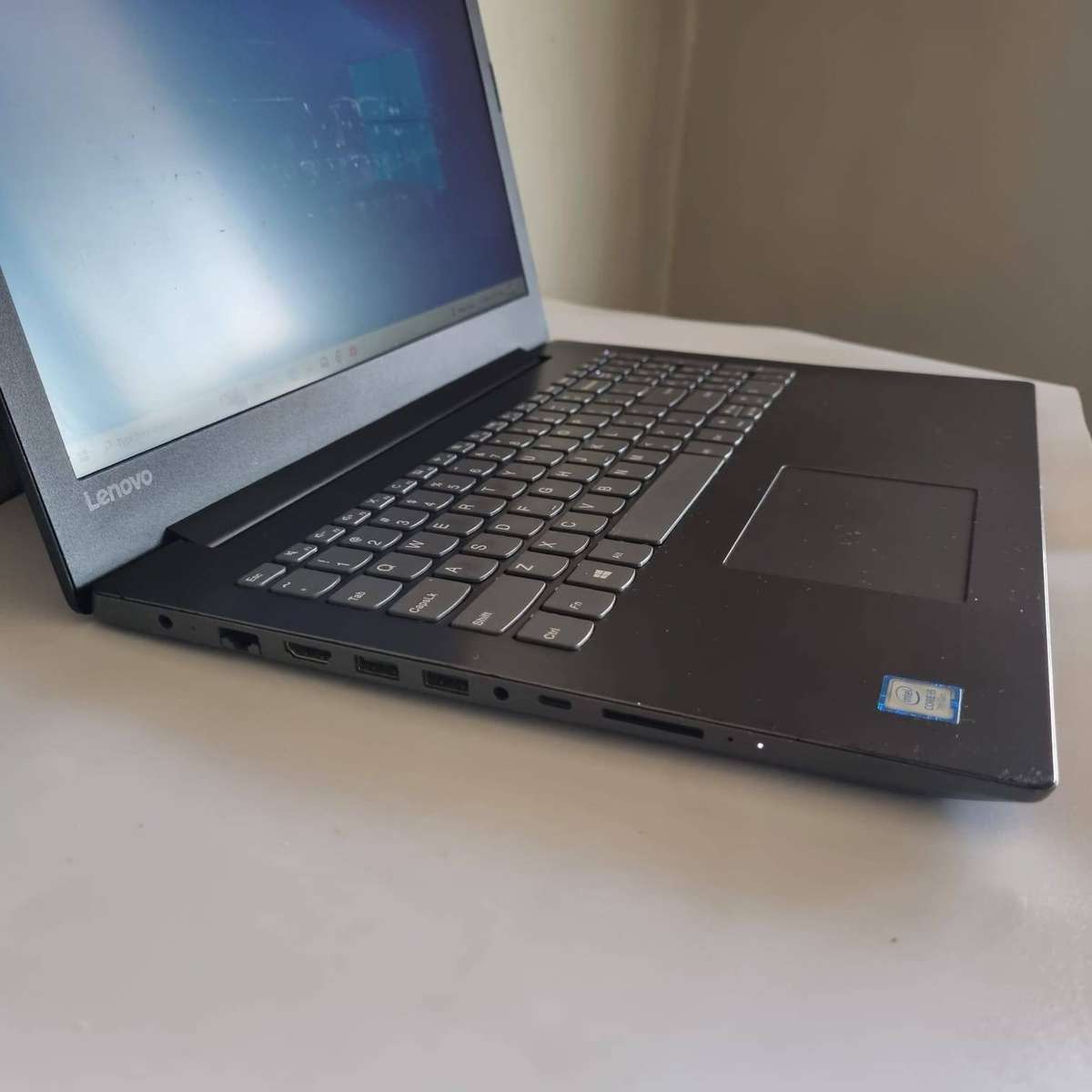 Lenovo IdeaPad 320-15IKB (Intel i5 7th, 8GB, 256GB SSD)