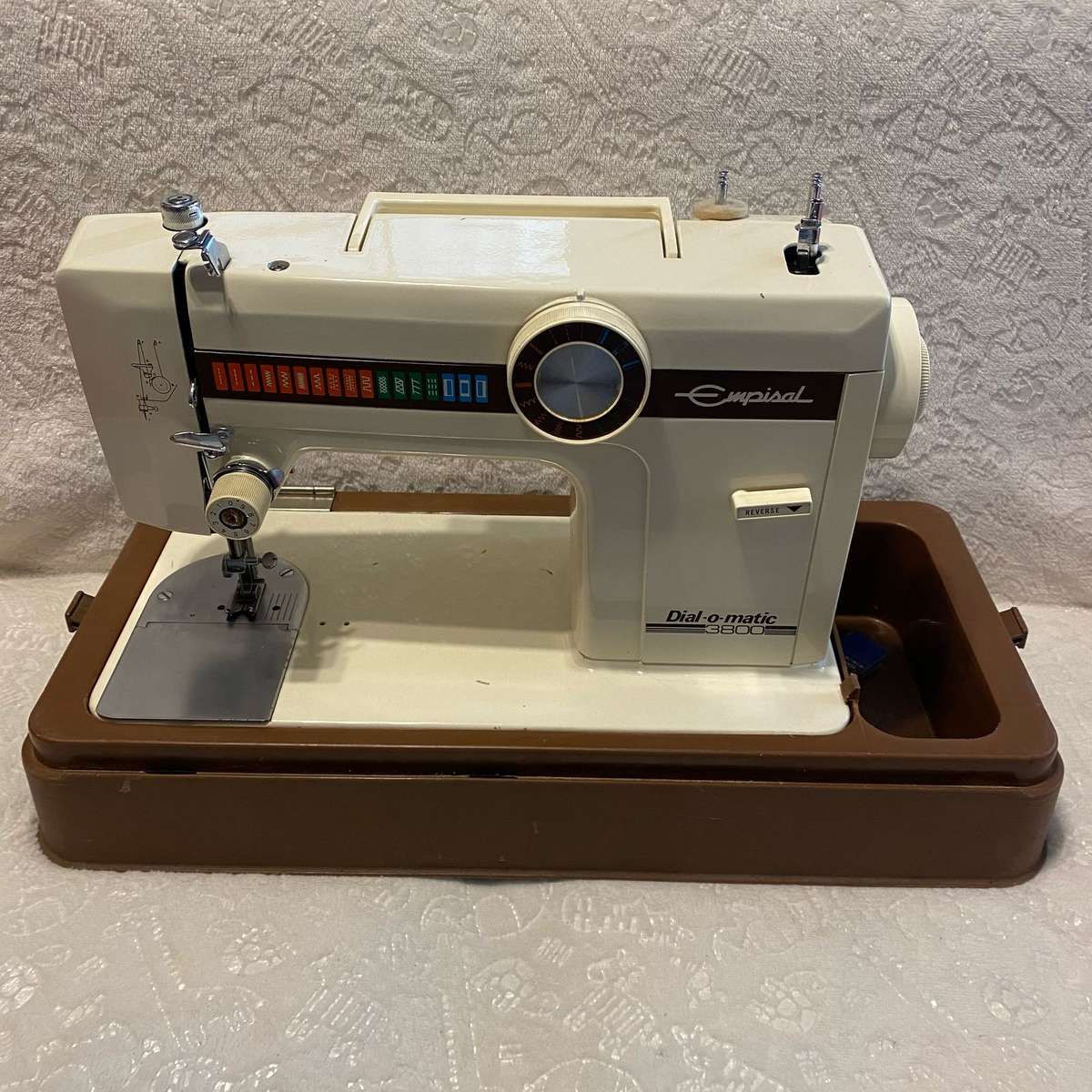 Empisal 3800 Sewing Machine