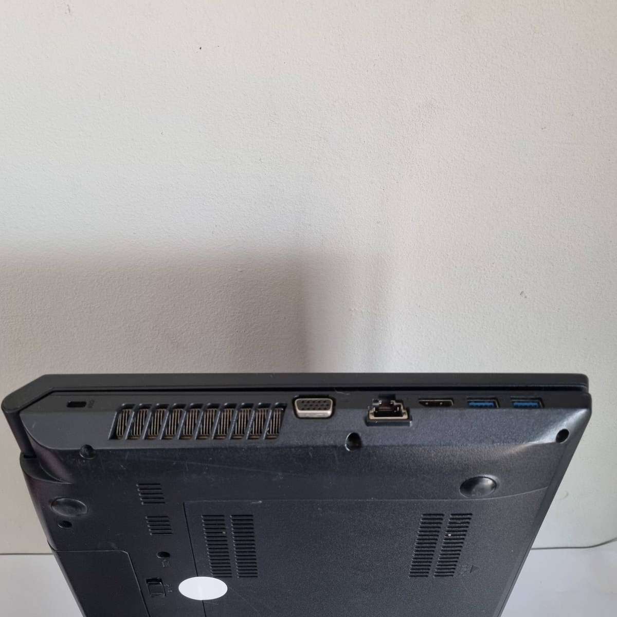 Lenovo B590 Laptop (Intel i3, 128GB SSD, 4GB RAM)