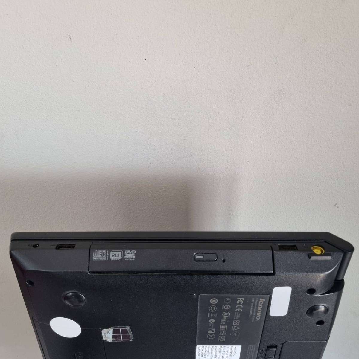 Lenovo B590 Laptop (Intel i3, 128GB SSD, 4GB RAM)