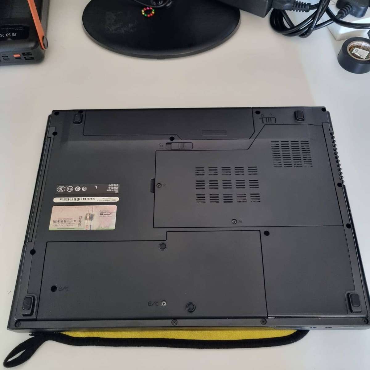 Dell Vostro 1520 Notebook (Core 2 Duo, 4GB & 128GB SSD) 15.4 Inch Laptop