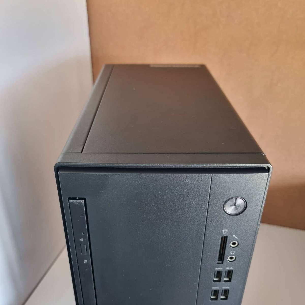 Lenovo v520 (Intel i3, 256GB HDD & 12GB RAM) Desktop Computer