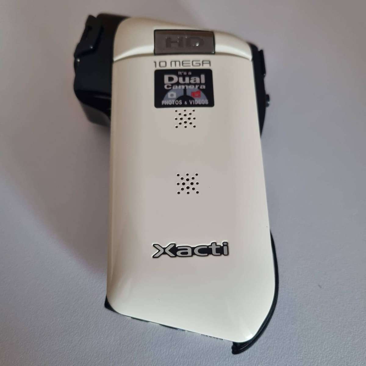 Sanyo Dual Camera Xacti 720p HD VPC-CG10 Camcorder (White)