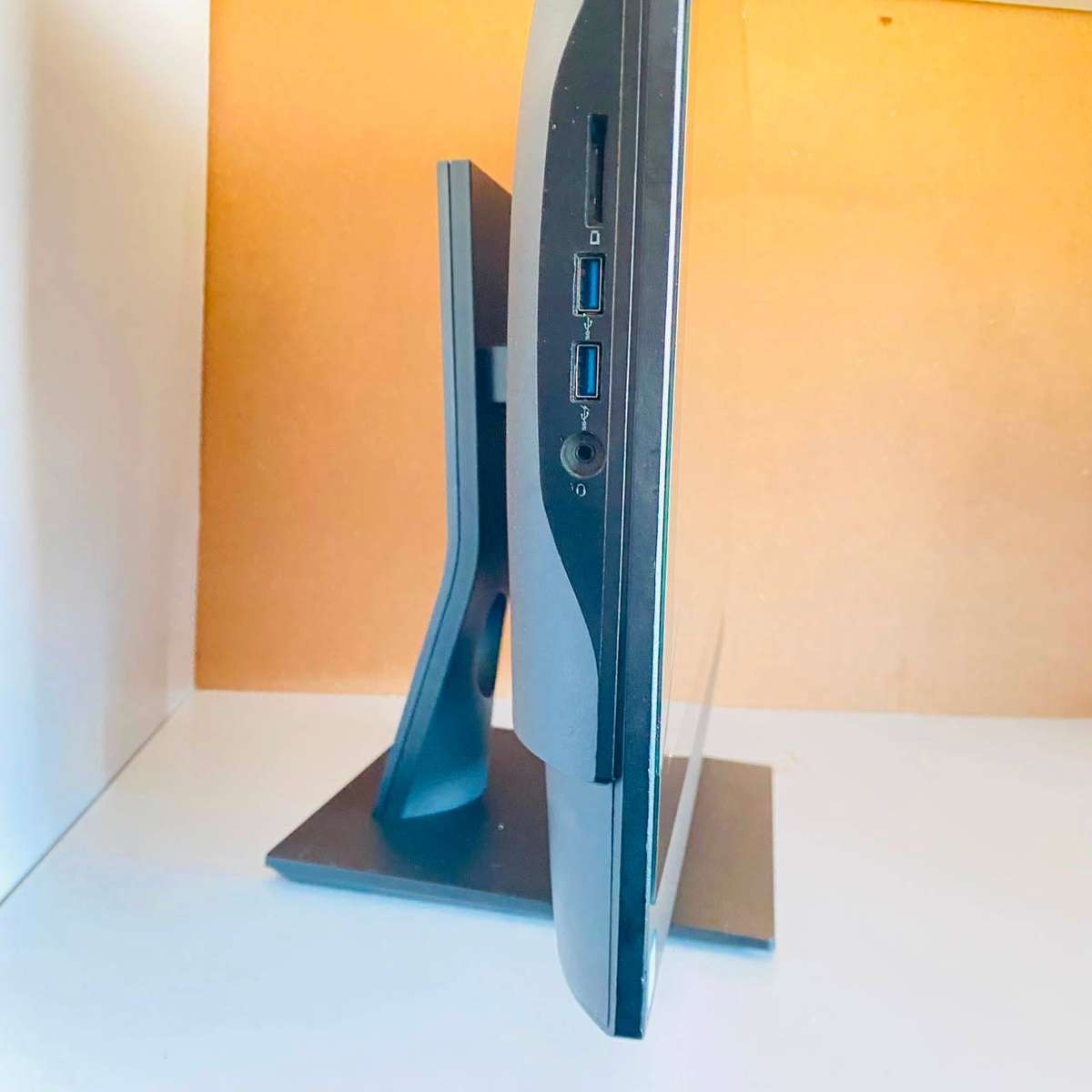 Dell Optiplex 5250 AIO Desktop (Intel i5, 500GB HDD & 6GB RAM) Black