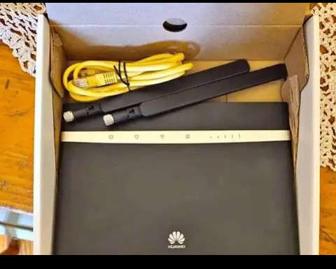 Huawei B525 LTE Router. Open to all Simcards
