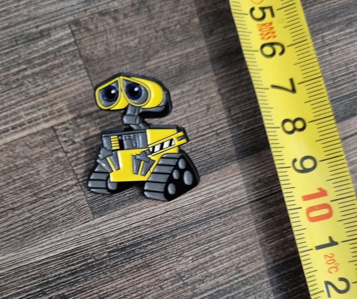 Walle Enamel Pin