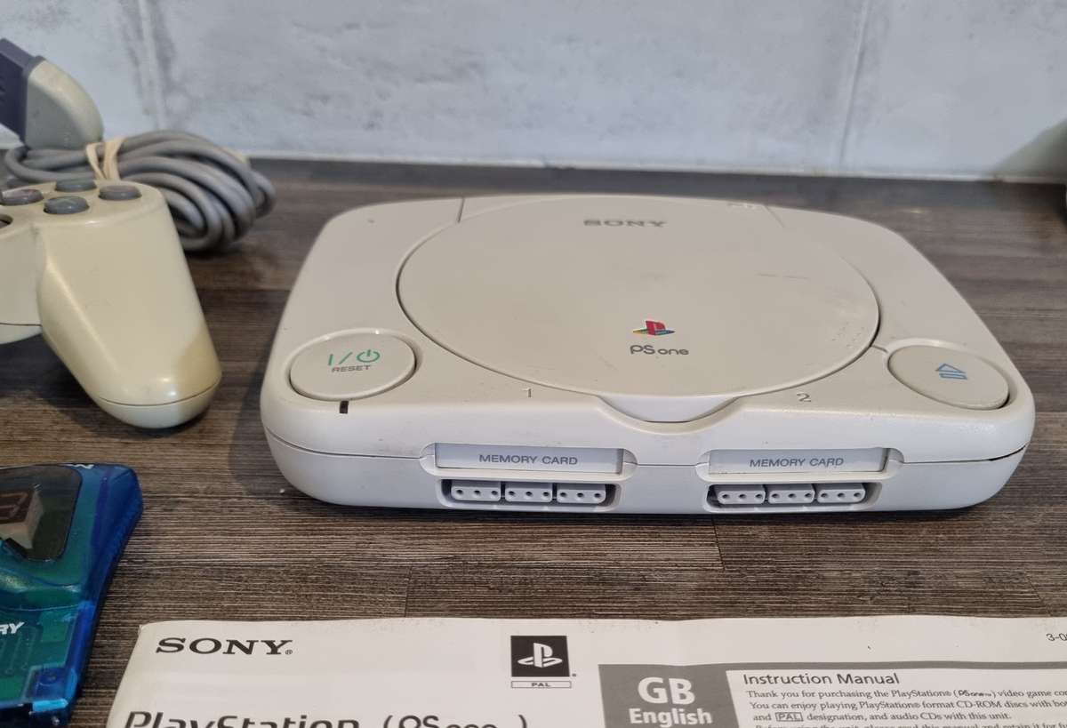 PS1 Console + Controller + Memory Card
