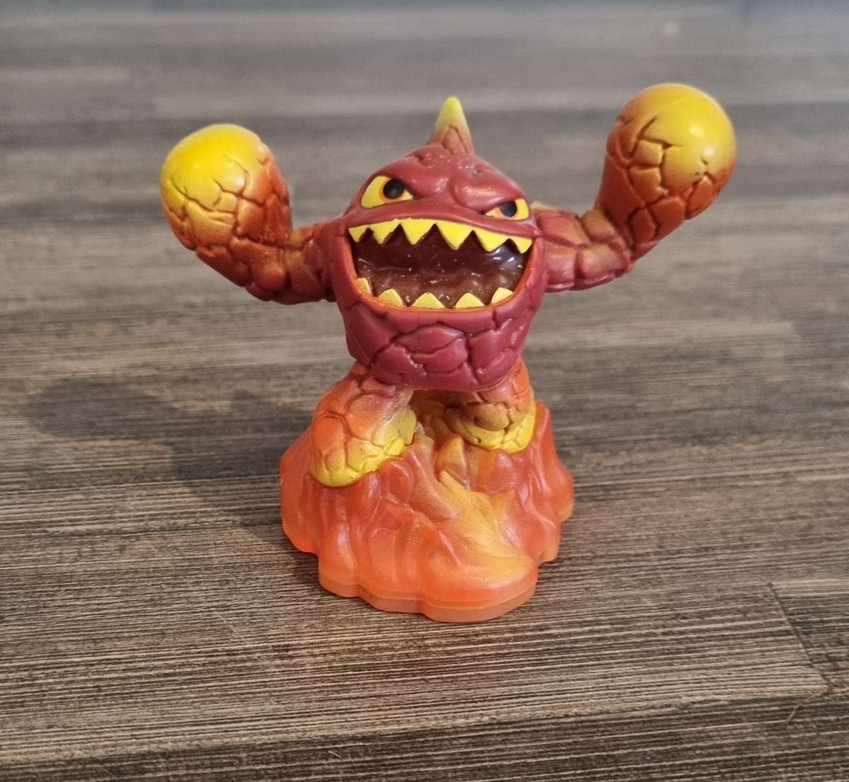 Eruptor Lightcore for Skylanders Giants