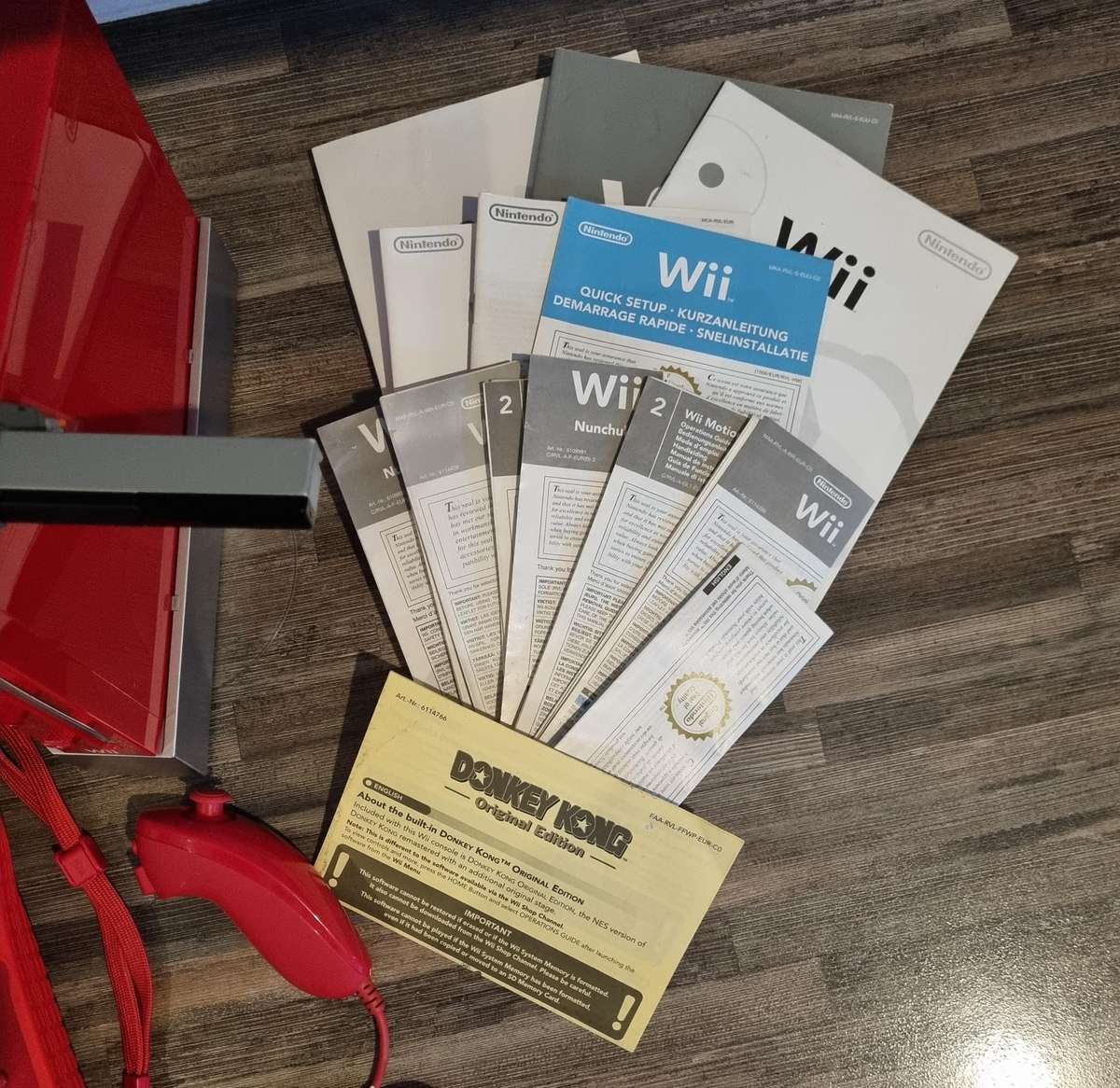 Donkey Kong Edition Nintendo Wii Console Bundle