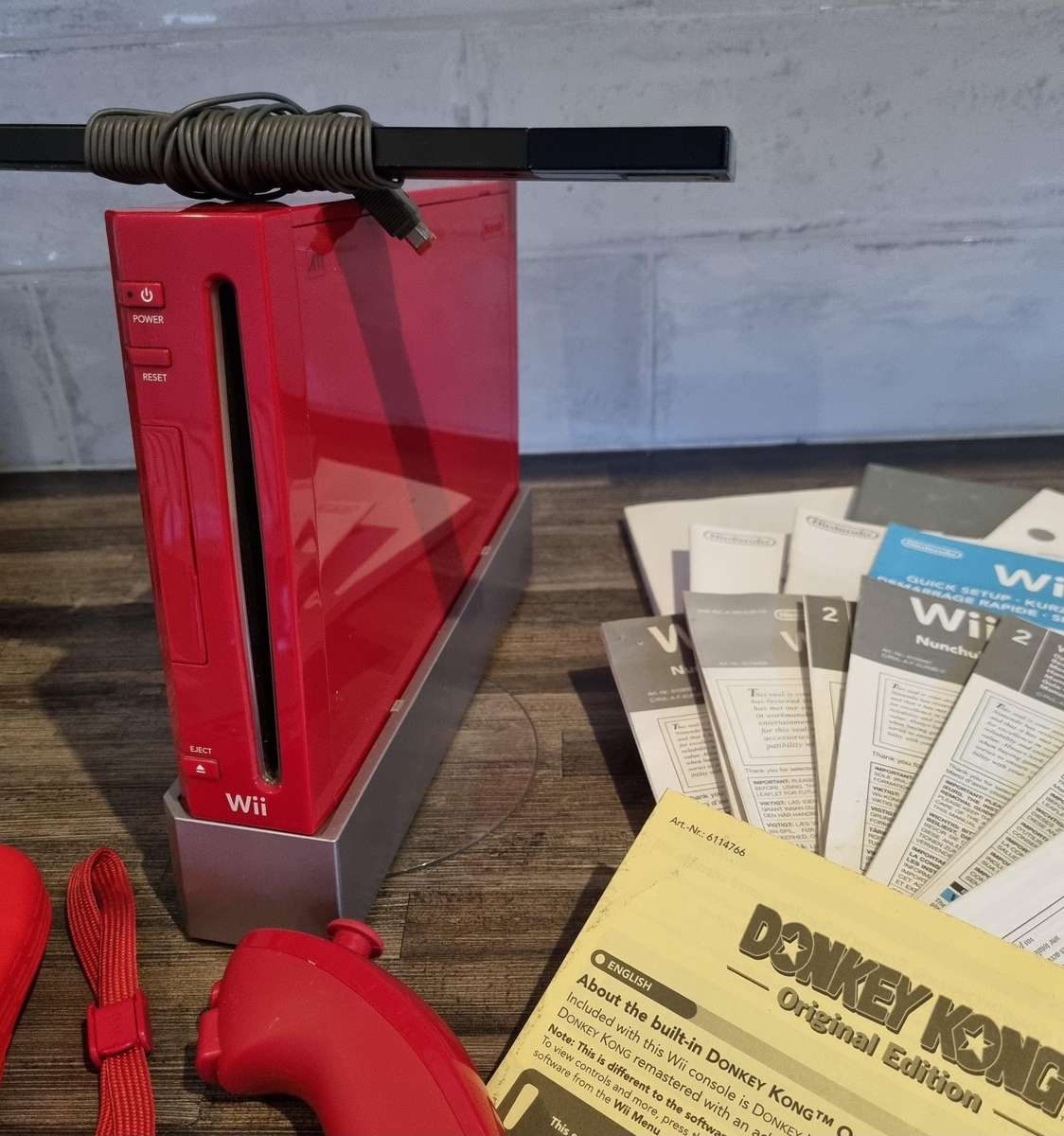 Donkey Kong Edition Nintendo Wii Console Bundle