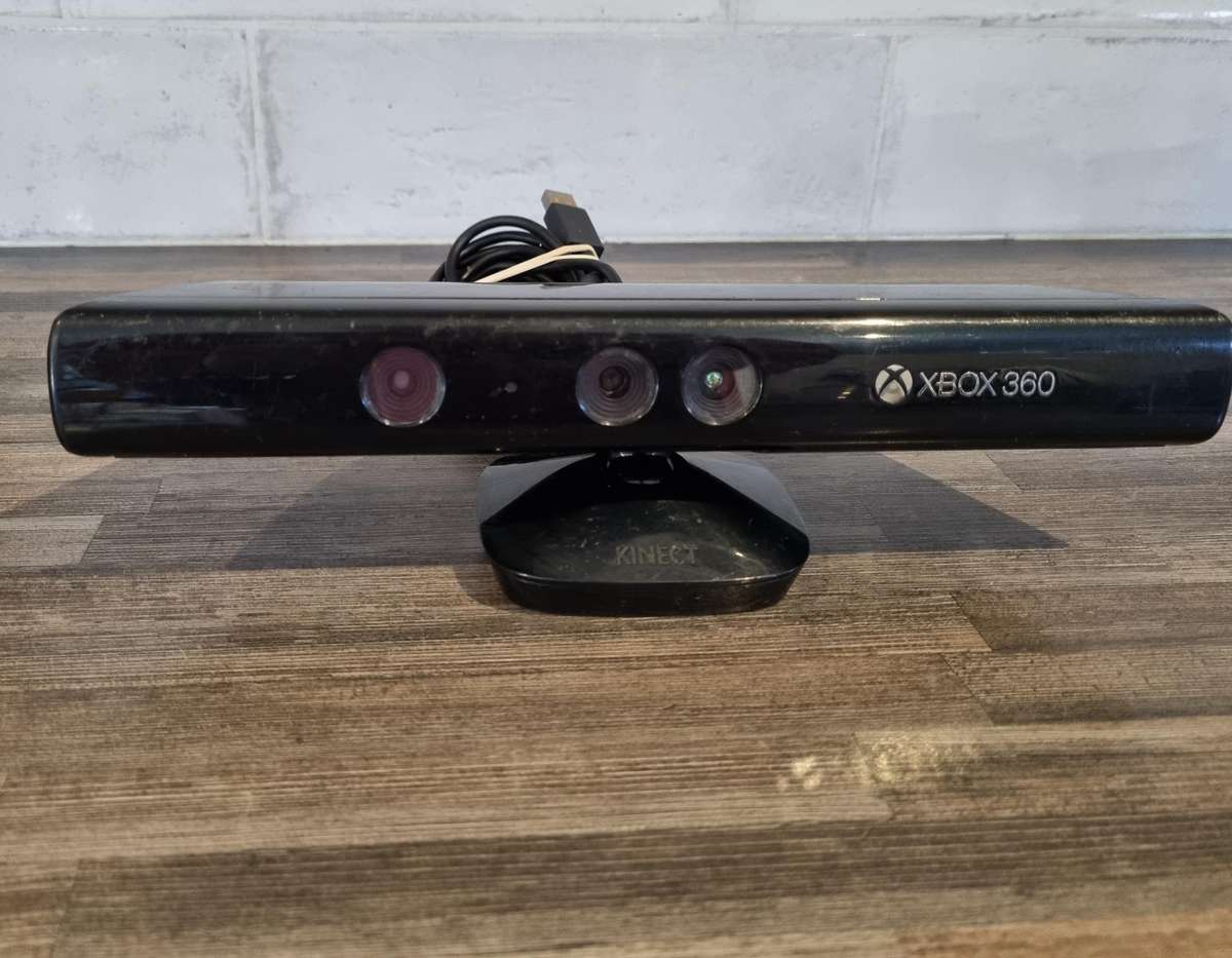 Kinect Sensor & Game for Xbox 360