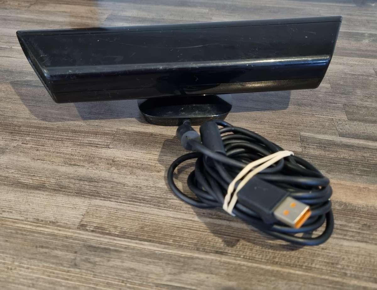 Kinect Sensor & Game for Xbox 360