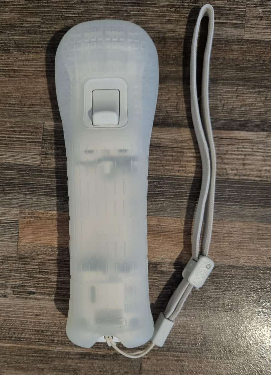 Nintendo Wii Controller - No Battery Cover