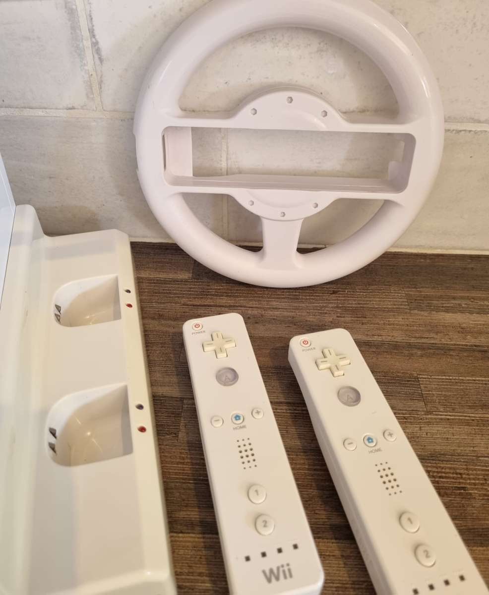 Nintendo Wii Console + 2 Controllers Bundle