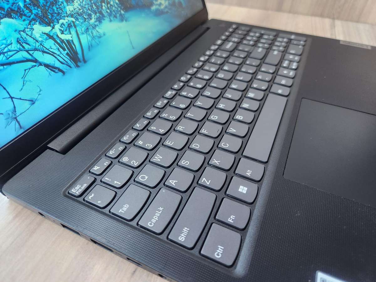 Lenovo V15 G4 AMD Ryzen 3 7320U + Free Laptop Bag